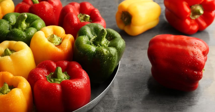 Papriky mají dlouhou vegetační dobu, vypěstujte si je od semínka. Vysévejte je už v únoru.